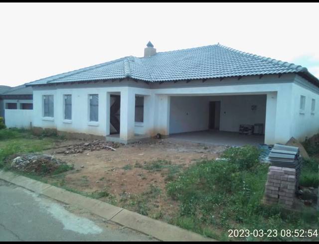 4 BEDROOM HOUSE FOR SALE IN THE ORCHARDS